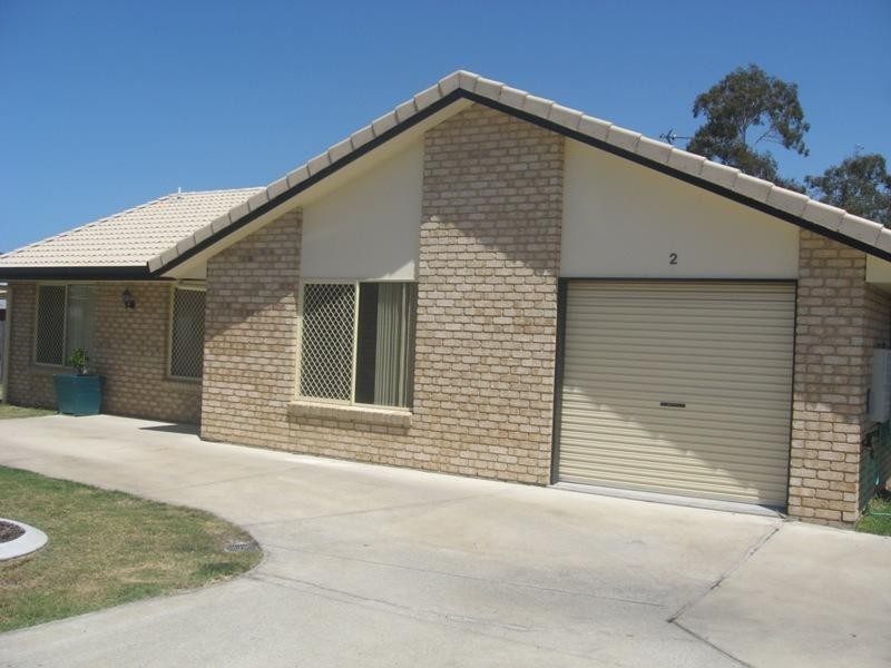 2/98 Bideford Street, Torquay QLD 4655