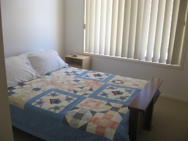 2/98 Bideford Street, Torquay QLD 4655