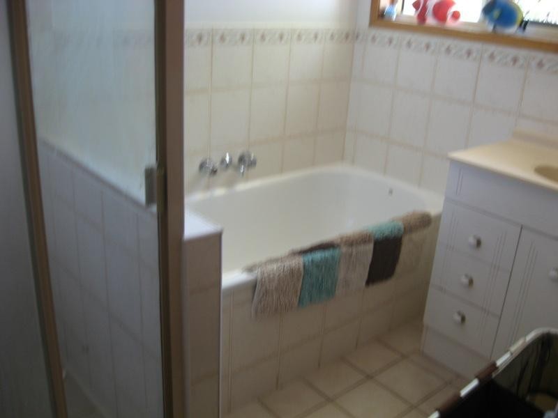 127 Robert Street, Torquay QLD 4655