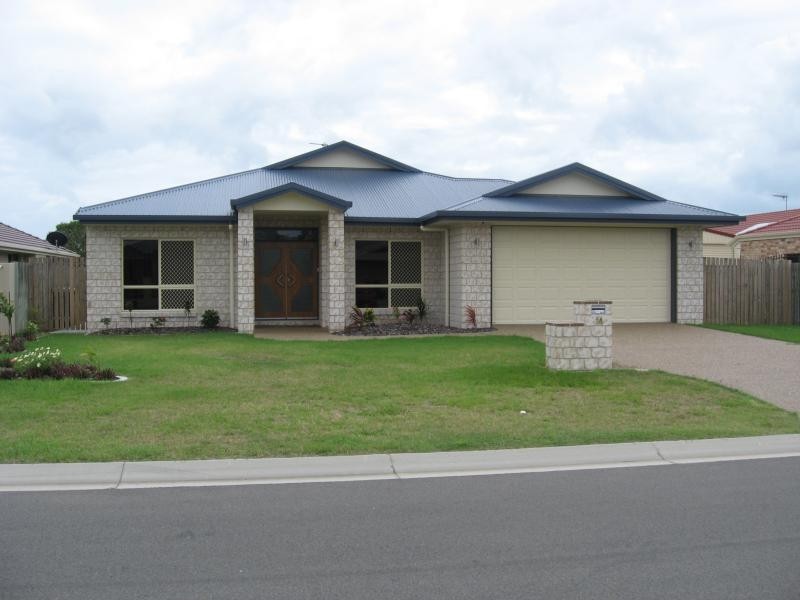 14 Harrison Circuit, Urangan QLD 4655