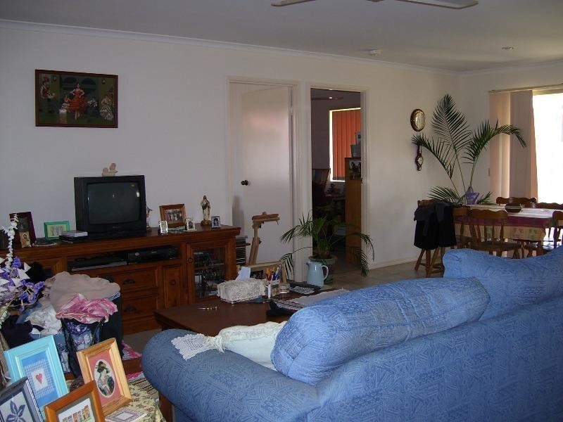 18 Kirton Road, Point Vernon QLD 4655