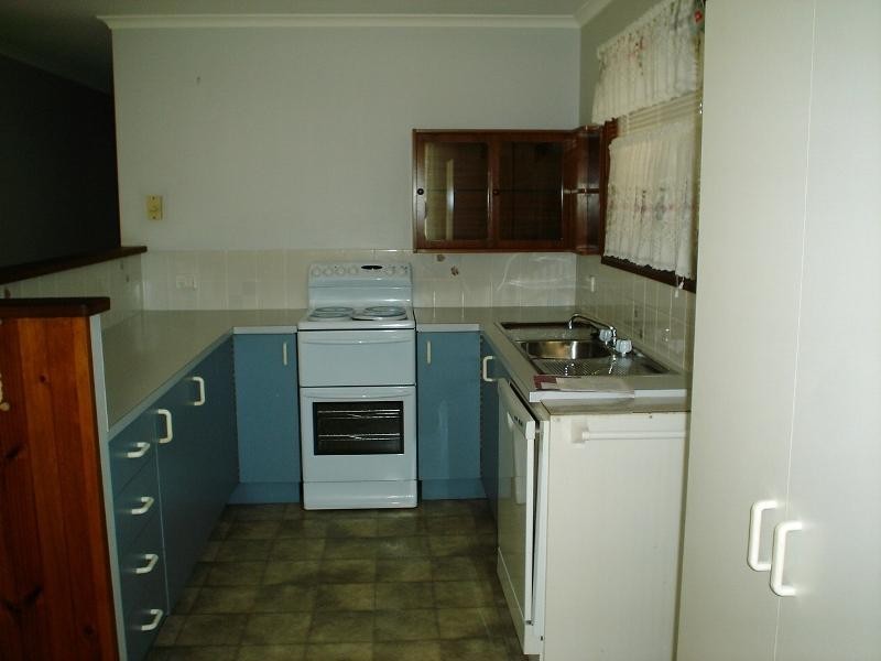 34 William Street, Urangan QLD 4655