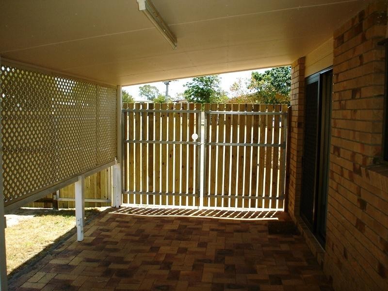 34 William Street, Urangan QLD 4655