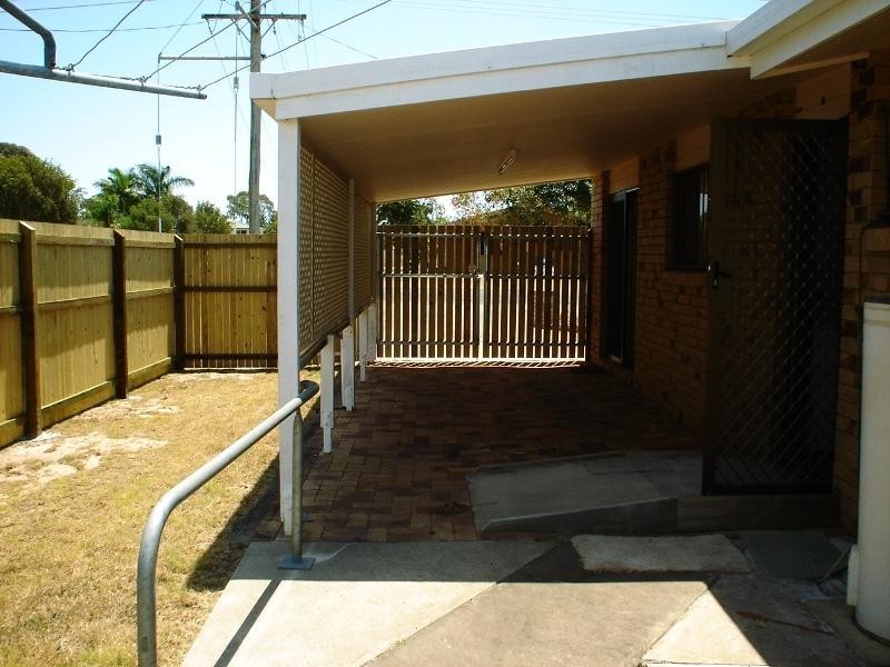 34 William Street, Urangan QLD 4655