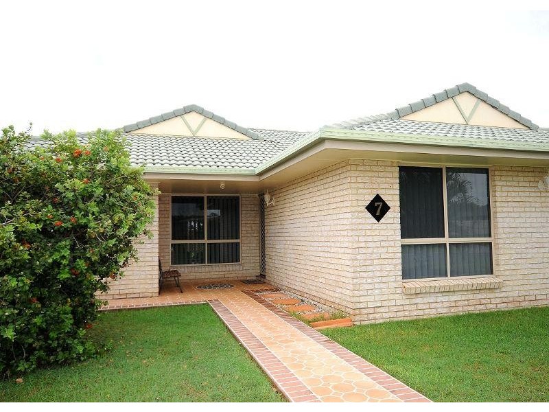 7 Dove Way, Eli Waters QLD 4655