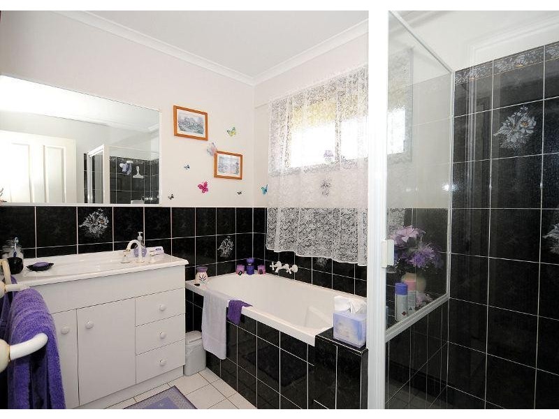 7 Dove Way, Eli Waters QLD 4655