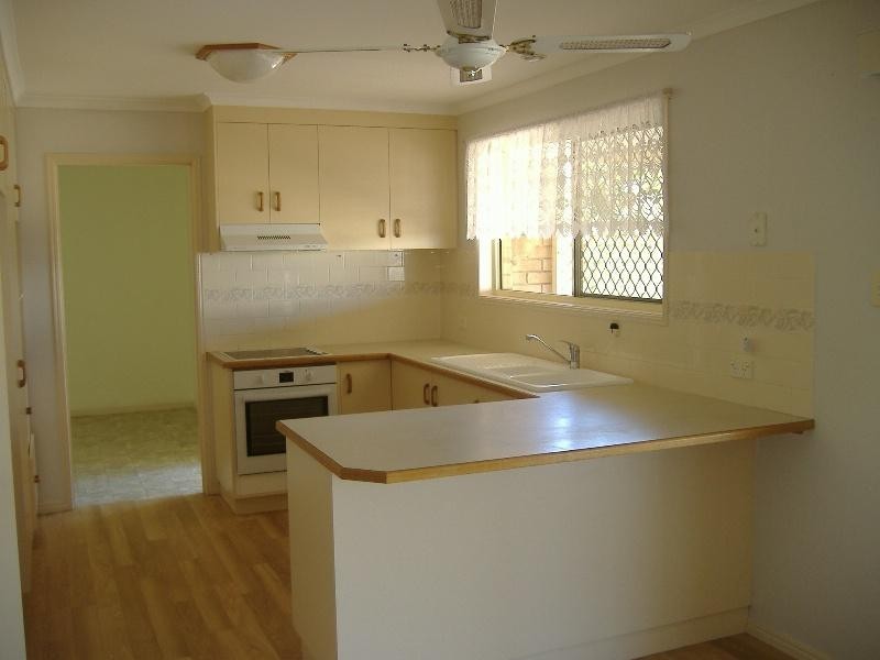 6 Vicki Parade, Torquay QLD 4655