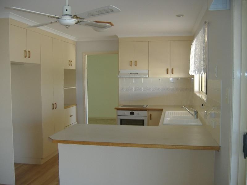 6 Vicki Parade, Torquay QLD 4655