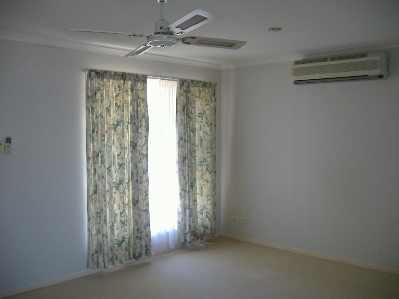 6 Vicki Parade, Torquay QLD 4655