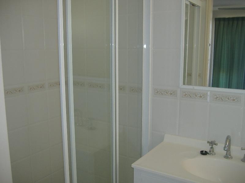 6 Vicki Parade, Torquay QLD 4655