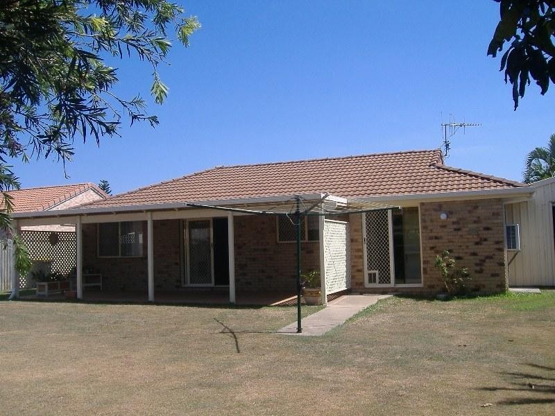 6 Vicki Parade, Torquay QLD 4655