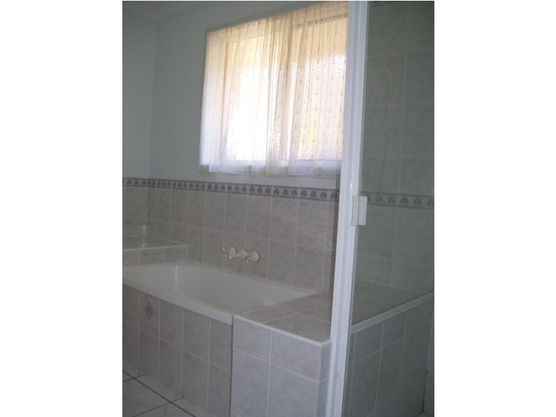 100 Honiton Street, Torquay QLD 4655