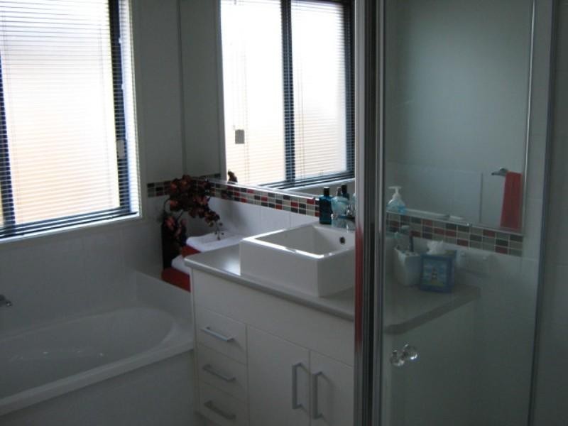 1 McIntyre Court, Urraween QLD 4655