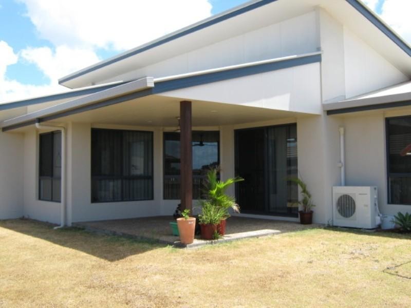 1 McIntyre Court, Urraween QLD 4655