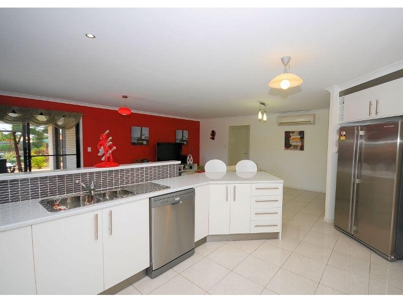 4 Montrose Close, Point Vernon QLD 4655