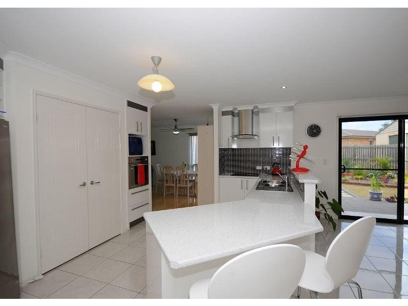 4 Montrose Close, Point Vernon QLD 4655