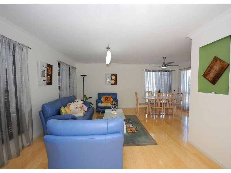 4 Montrose Close, Point Vernon QLD 4655