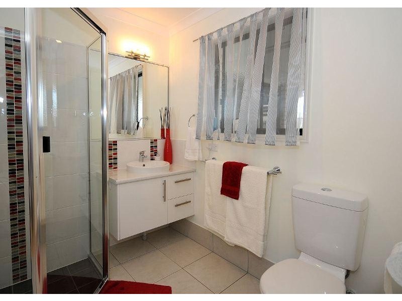 4 Montrose Close, Point Vernon QLD 4655