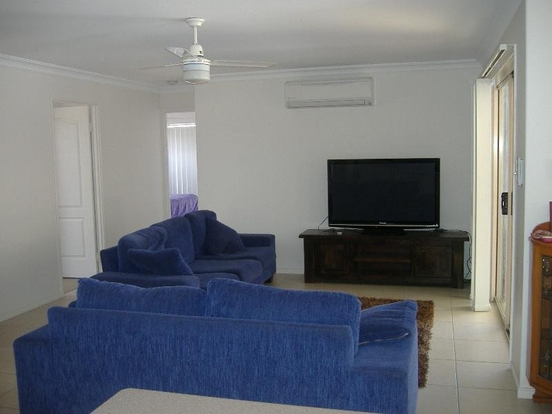 9 Pembridge Circuit, Urraween QLD 4655