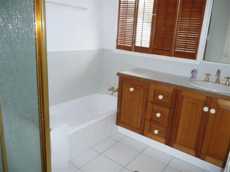 42 Johnston Boulevard, Urraween QLD 4655