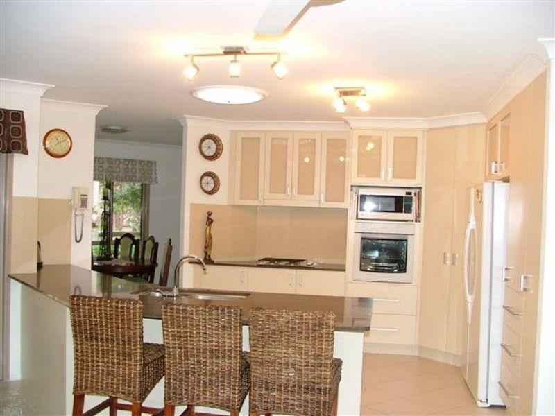 35 Valfern Court, Dundowran QLD 4655