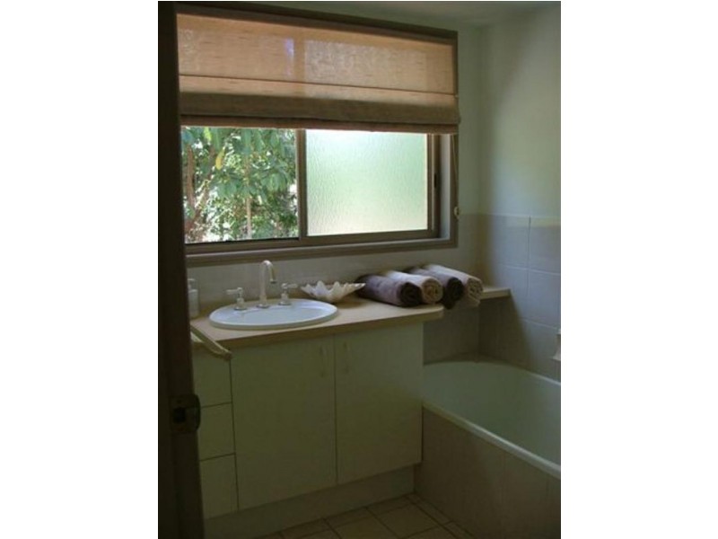 35 Valfern Court, Dundowran QLD 4655