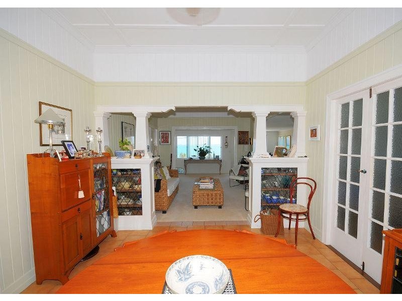 100 Esplanade, Point Vernon QLD 4655