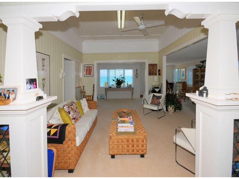 100 Esplanade, Point Vernon QLD 4655