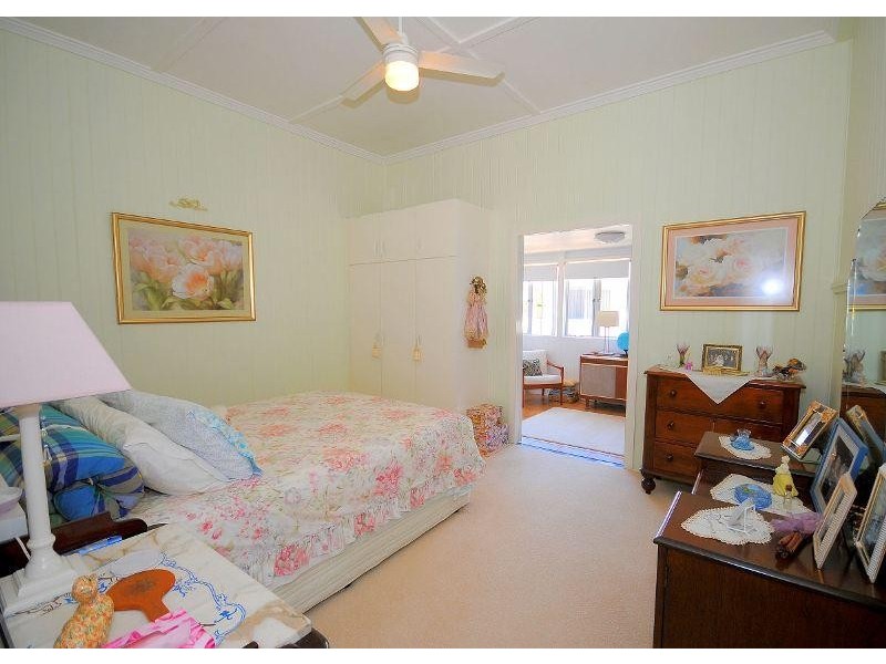 100 Esplanade, Point Vernon QLD 4655