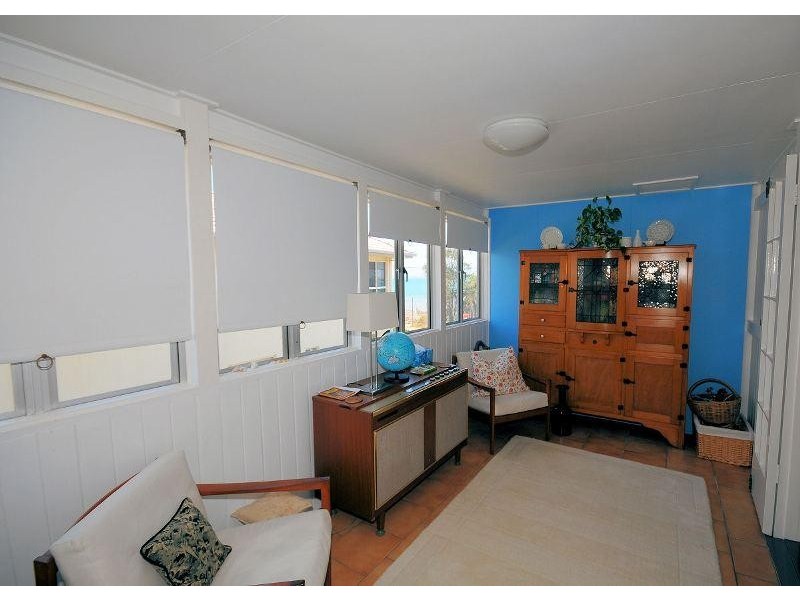 100 Esplanade, Point Vernon QLD 4655