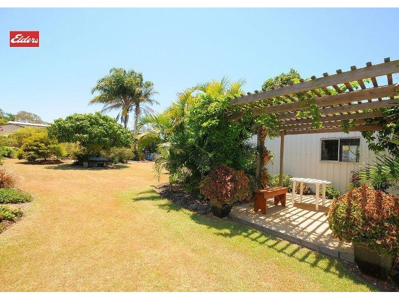 100 Esplanade, Point Vernon QLD 4655