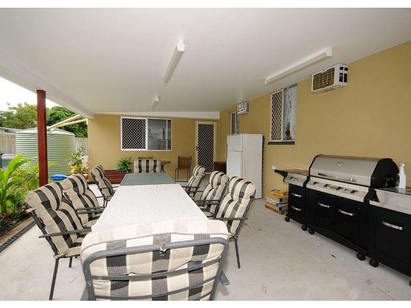 37 Neils Street, Pialba QLD 4655