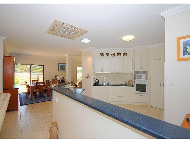 1 Montrose Close, Point Vernon QLD 4655