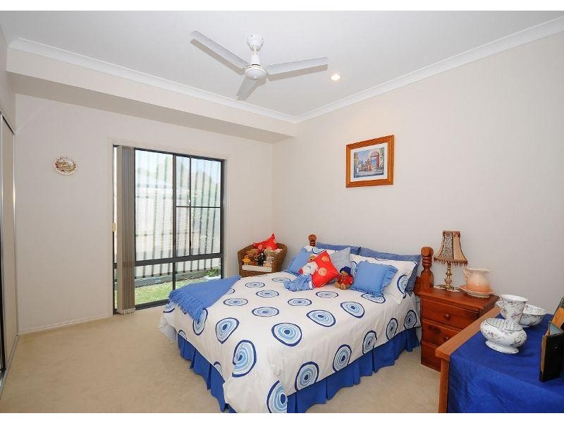 1 Montrose Close, Point Vernon QLD 4655