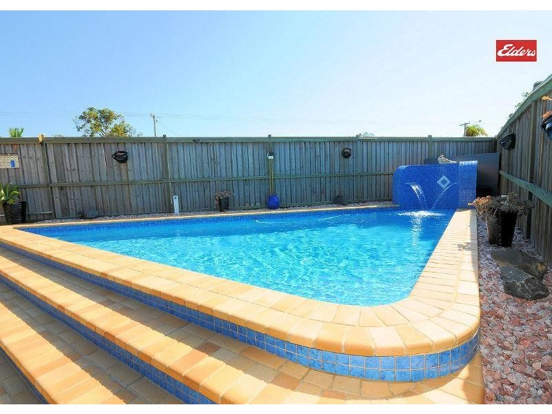 1 Montrose Close, Point Vernon QLD 4655