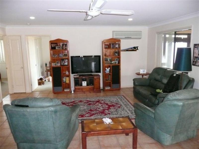 4 Marcocci Court, Urraween QLD 4655