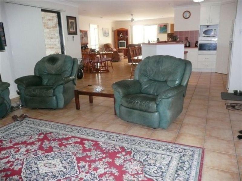 4 Marcocci Court, Urraween QLD 4655