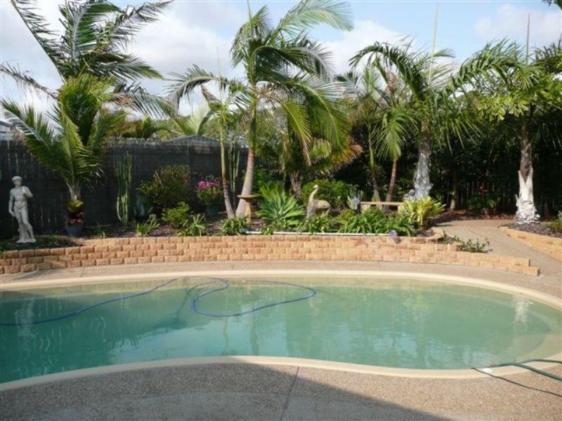 4 Marcocci Court, Urraween QLD 4655