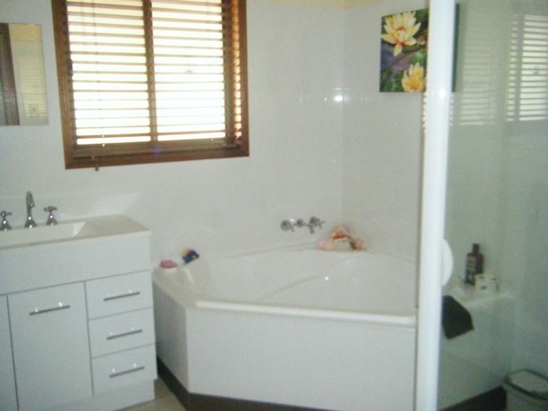 6 Parlon Court, Kawungan QLD 4655