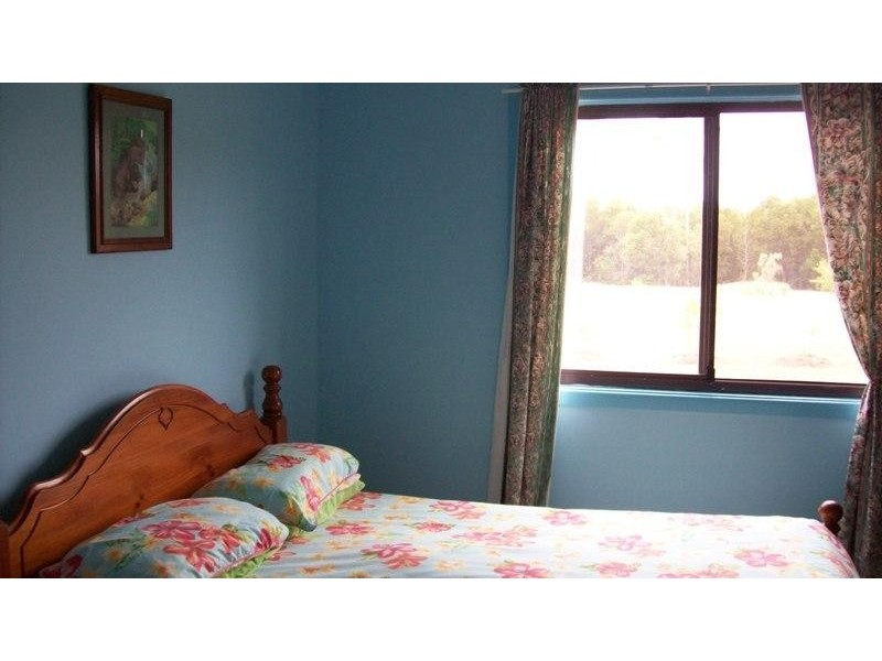 18 Maddever Road, Booral QLD 4655