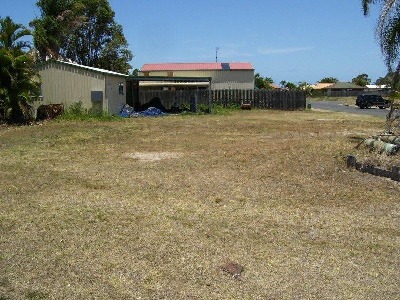 1 Seaspray Court, Urangan QLD 4655