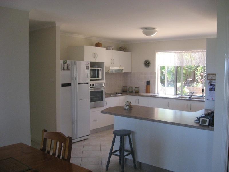 9 Hillcrest Avenue, Scarness QLD 4655