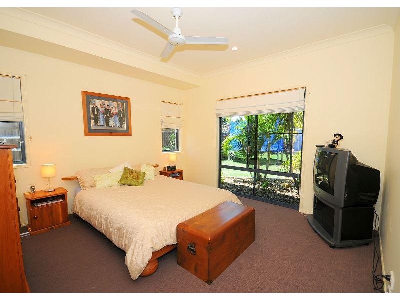 6 Surrey Court, Kawungan QLD 4655