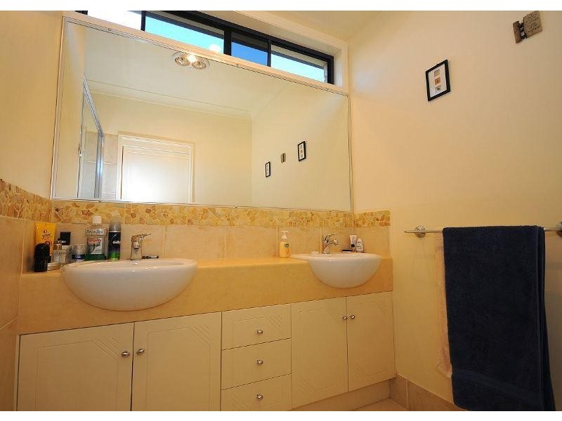 6 Surrey Court, Kawungan QLD 4655