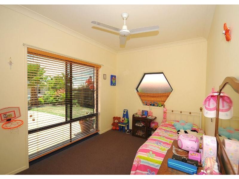 6 Surrey Court, Kawungan QLD 4655