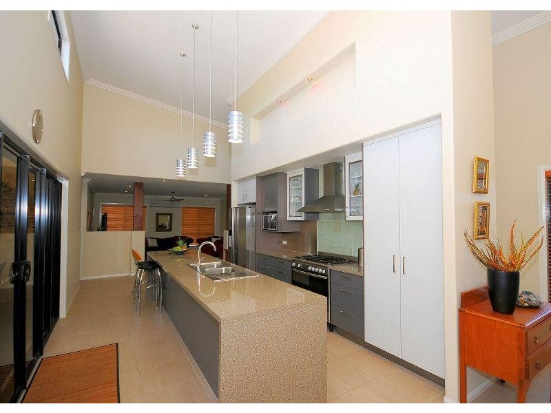 25 Pinehurst Drive, Wondunna QLD 4655