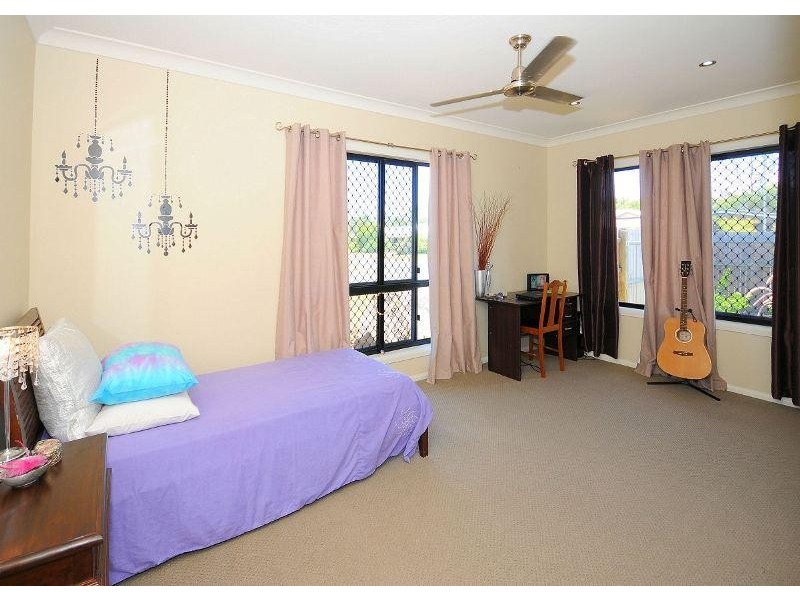 25 Pinehurst Drive, Wondunna QLD 4655