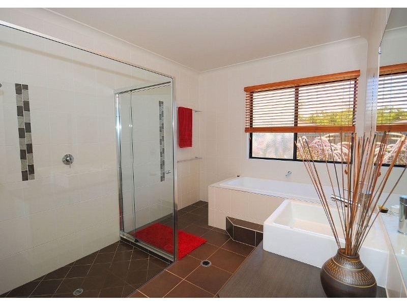 25 Pinehurst Drive, Wondunna QLD 4655