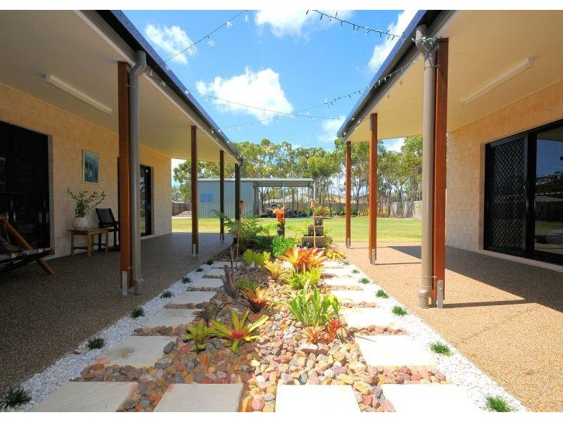 25 Pinehurst Drive, Wondunna QLD 4655