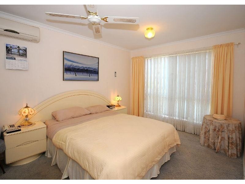 1 Kookaburra Drive, Eli Waters QLD 4655
